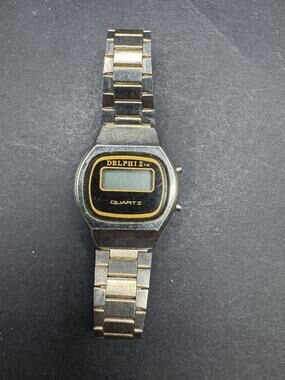 Vintage Delphi II LCD Silver Tone Quartz Hong Kong Watch 26.3mm